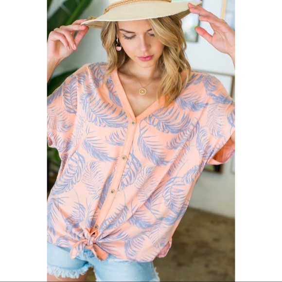 🆕🎉HP🎉Leaf Print Twist Front Knit Top - Picture 5 of 8